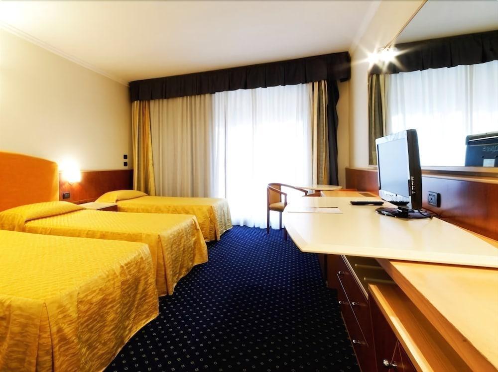 Eurocongressi Hotel Кавайон-Веронезе Экстерьер фото